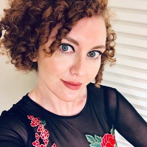 Meet your Posher, Crystal